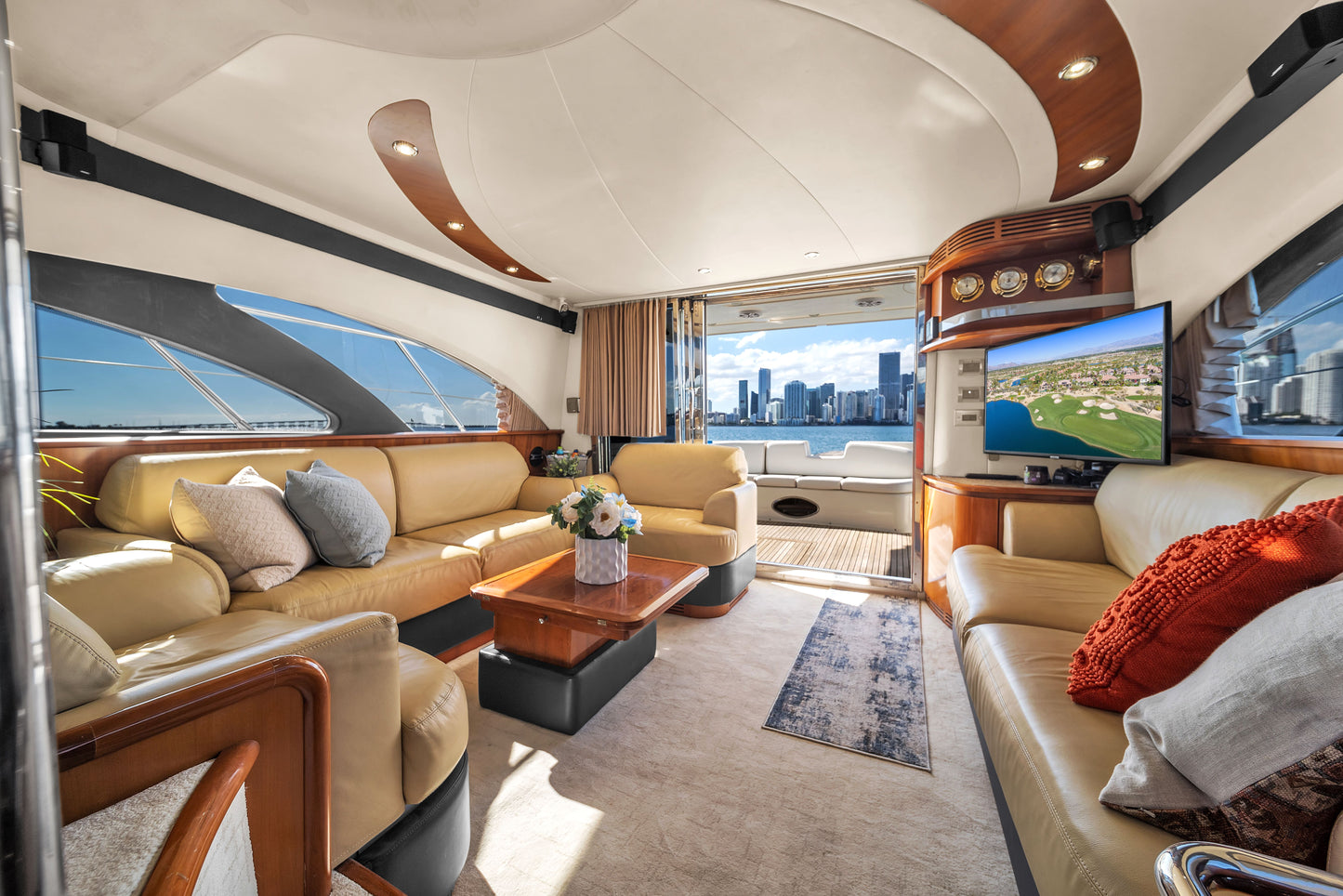 The Pink Azimut Yacht 60ft