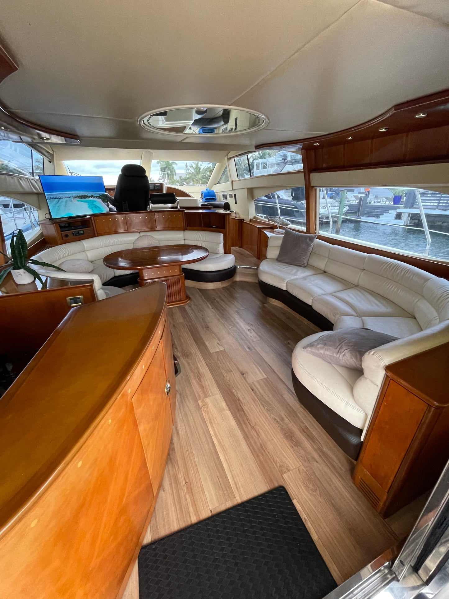 The Azimut 2 Yacht 60ft