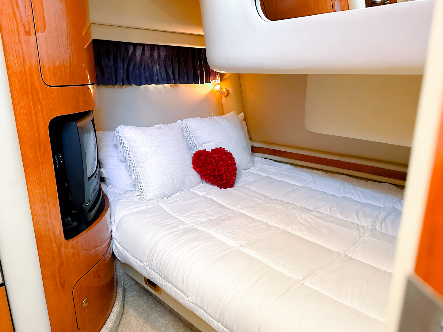 The Epic IIII Yacht 55ft