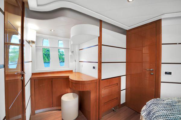 The Henny Yacht 95ft