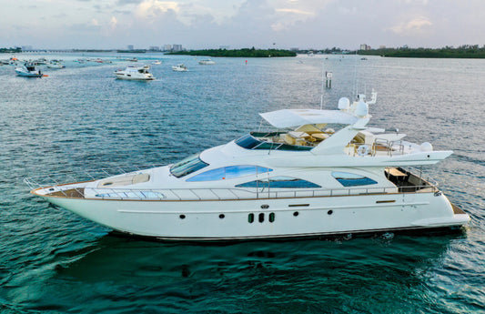 The Henny 95ft yacht rental in Miami on Biscayne Bay